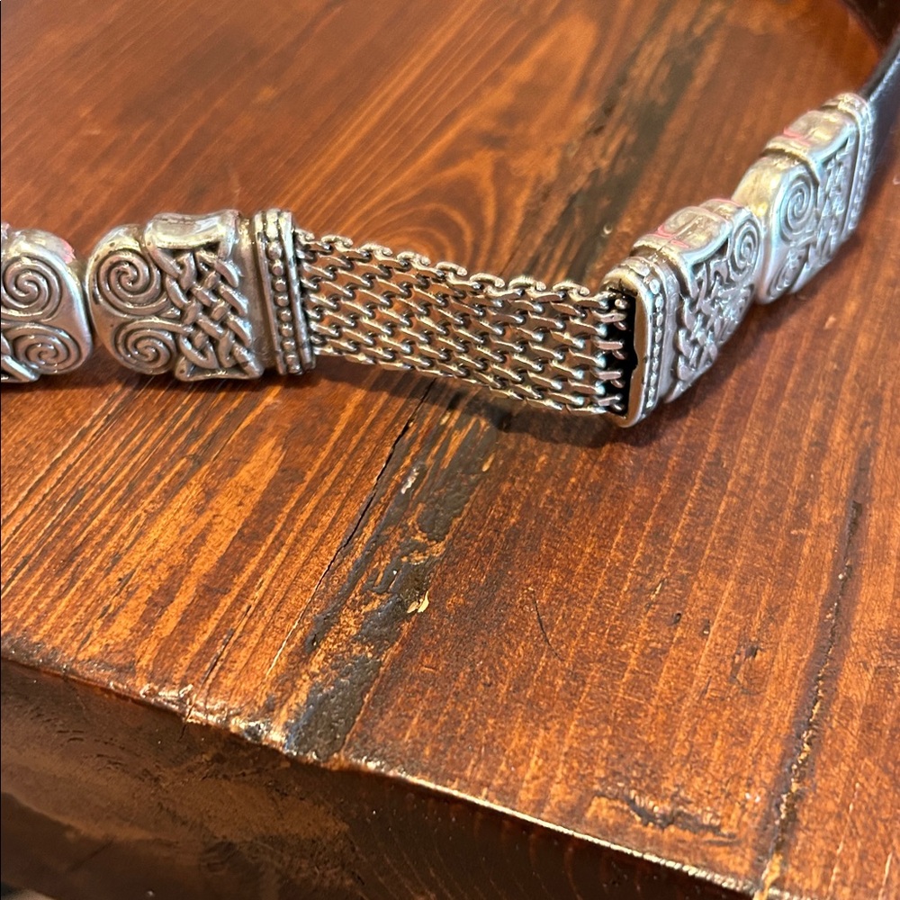 Vintage Reversible black/ brown Leather Belt with Silver-Tone Celtic Buckle - Picture 2 of 4